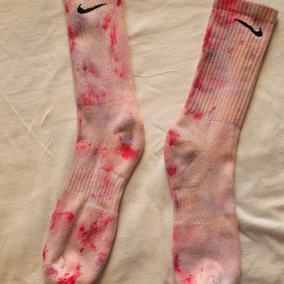 Tie dye pink socks - Picture 2 of 3
